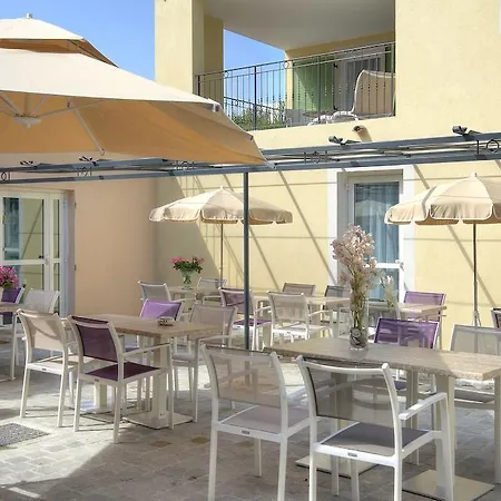 Hotel La Bastide De L'oliveraie
